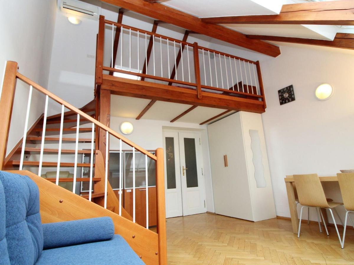 O21 By Interhome * Praga